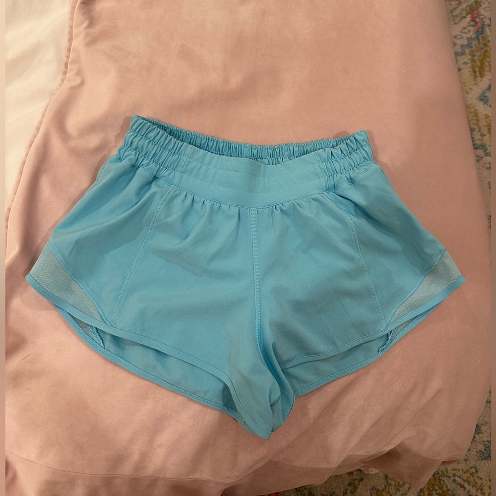 Lululemon hotty hot shorts 2.5” size 4